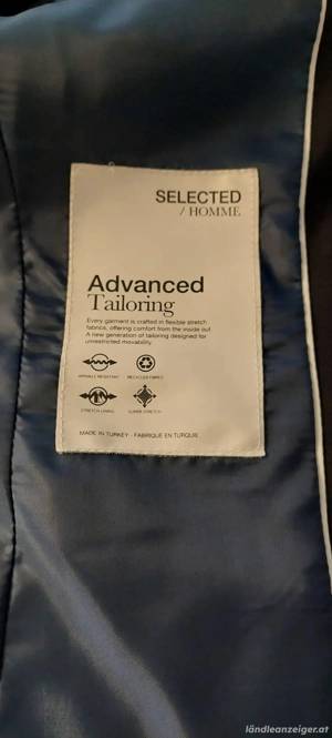 Herren Anzug mit Fliege und Einstecktuch Bild 6