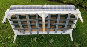 2 antike und elegante Sofas, Zweisitzer im klassischen französischen Louis XVI Stil, profiliertes Ge Bild 9