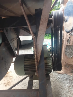 Bau und Wippkreissäge