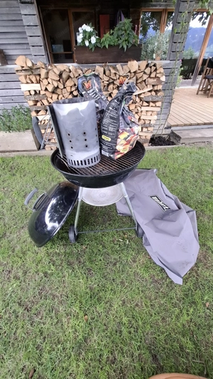 Weber Kugelgrill mit Zubehör Bild 2