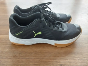 Hallenschuhe Gr. 42
