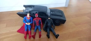 Superhelden suchen neues Zuhause 