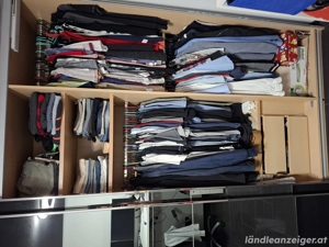 Kleiderschrank  Bild 2