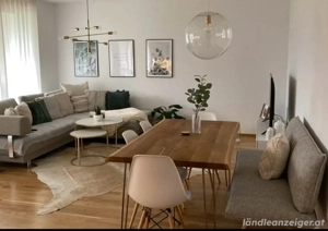 4 x weiße Stühle Bild 3