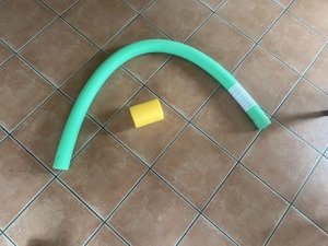 Schwimmnudel grün mit Verschluss