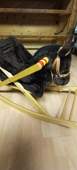 Schaukelpferd mit fellbezug Bild 4