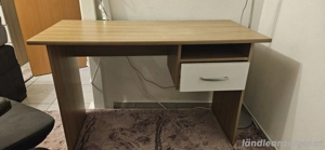 Schreibtisch