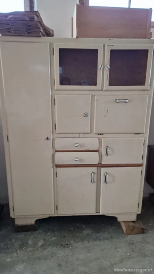 vintage. Alter Küchenkasten