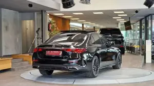 Mercedes-Benz E 200 Bild 9