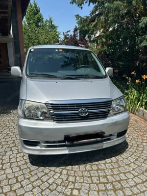 Toyota Hiace 8-Plätzer Allrad Bus AHK 4WD Diesel