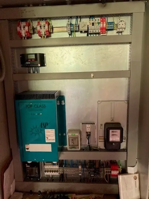 Wasserturbine Batterien Schaltschrank f. PV Solaranlage Bild 2