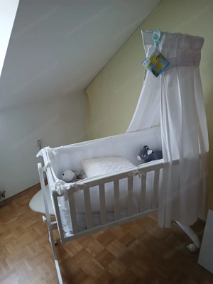 Schöne Babywiege Bild 2