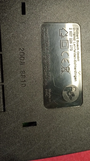 4 Bosch Ladegeräte und 3 Accus..keine discont Ware! Bild 2