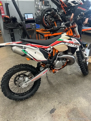 KTM 300 EXC sixdays Bild 2
