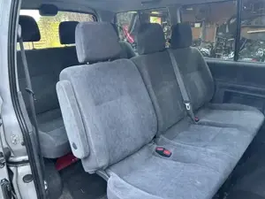 Toyota Hiace 8-Plätzer Allrad Bus AHK 4WD Diesel Bild 7
