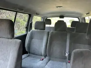 Toyota Hiace 8-Plätzer Allrad Bus AHK 4WD Diesel Bild 5