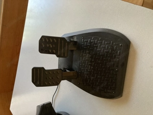 Lenkrad und Pedaleinheit Bild 2 Lenkrad und Pedaleinheit Bild 2