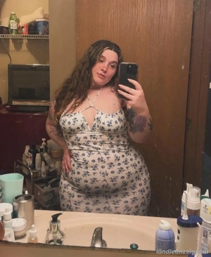 Verfügbar für nette Treffen, um schöne Zeiten und Erinnerungen zu teilen  Bild 4