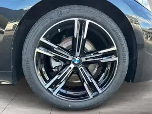 BMW 320d xDrive M Sportpaket // DAB-Tuner // Anhängerkupplung elektrisch Bild 12