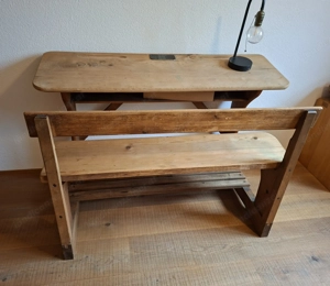 Alte originale Schulbank  Bild 2