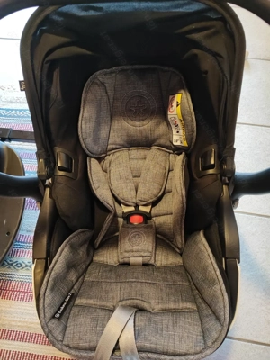 Kiddy Babyautositz I-Size plus mit Isofix Station wie neu Bild 2