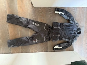 Motorradkleidung   Jacke & Hose der Marke Fastway