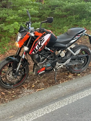 verkaufe ktm 125cc akrapovic Bild 3