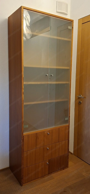 Vitrinenschrank, Tischlerarbeit