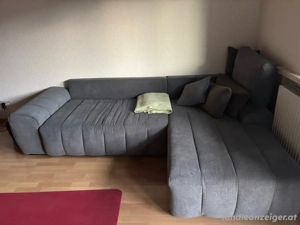 Couch (ausziehbar - wie neu)