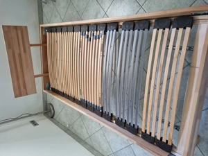 Bett, Lattenrost, Matratze 