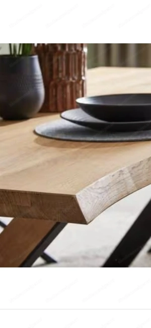 Esstisch in Wildeiche