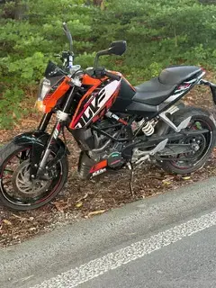 verkaufe ktm 125cc akrapovic Bild 3