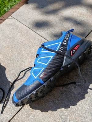 Trekking Laufschuhe Bild 2