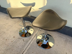 2 Stück Barhocker