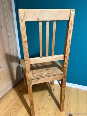 Holzstühle Bild 2