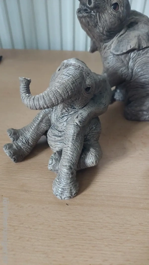 Elefanten Figuren  Bild 3