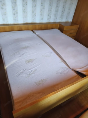 Hochwertige Schlafzimmereinrichtung zu verschenken