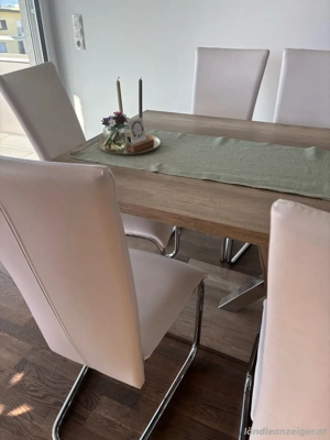 Esszimmertisch  Bild 2