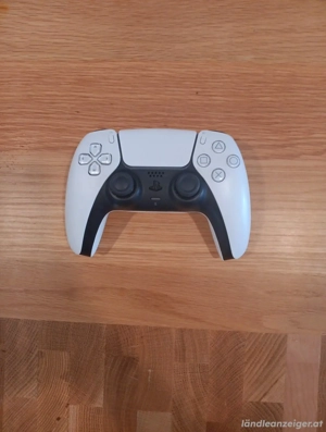 PlayStation 5 + 2 DualSense-Controller Bild 4