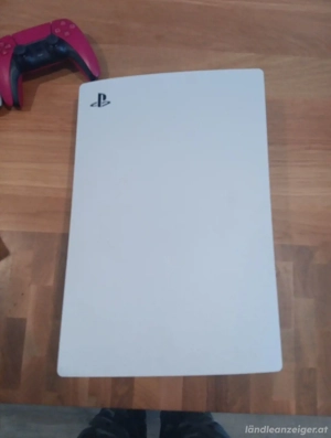 PlayStation 5 + 2 DualSense-Controller Bild 2