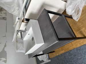 Waschtisch Villeroy & Boch mit Kludi Armatur Bild 4