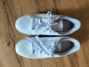 Sneaker in Größe 36 und 37   Bild 2