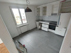 Helle 2 Zimmer Wohnung in guter Lage  Bild 2