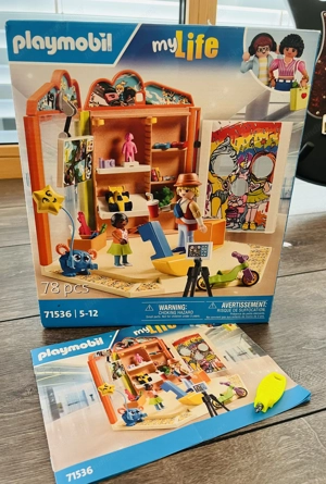 Playmobil mylife Spielwarengeschäft Nr. 71536 Bild 2