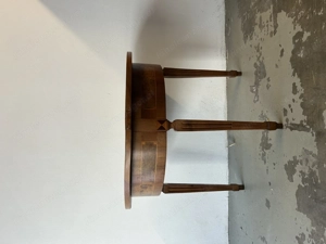 Tisch halbrund 