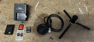 Nikon D3100 mit Objektiv und viel Zubehör Bild 4