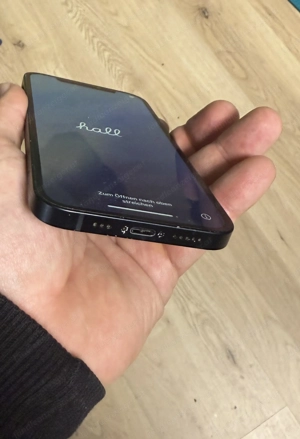 iPhone 12 (128 GB) Schwarz Top Zustand, Erstbesitz, gepflegt, Originalverpackung, Akku > 77 % Bild 4