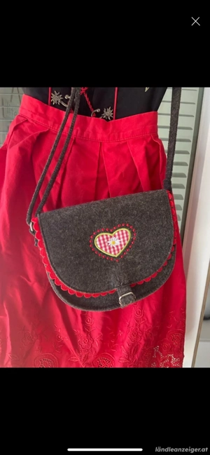 Dirndl in Schwarz   Rot Bild 2