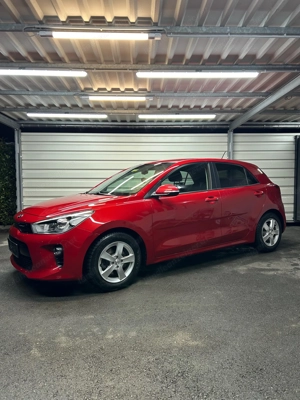 Kia Rio 1,25 MPI Silber ISG