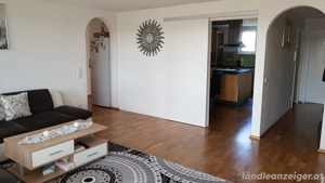 4-Zimmer Wohnung mit Tiefgarage & großem Balkon   Zentrumsnahe Ruhelage Bild 2